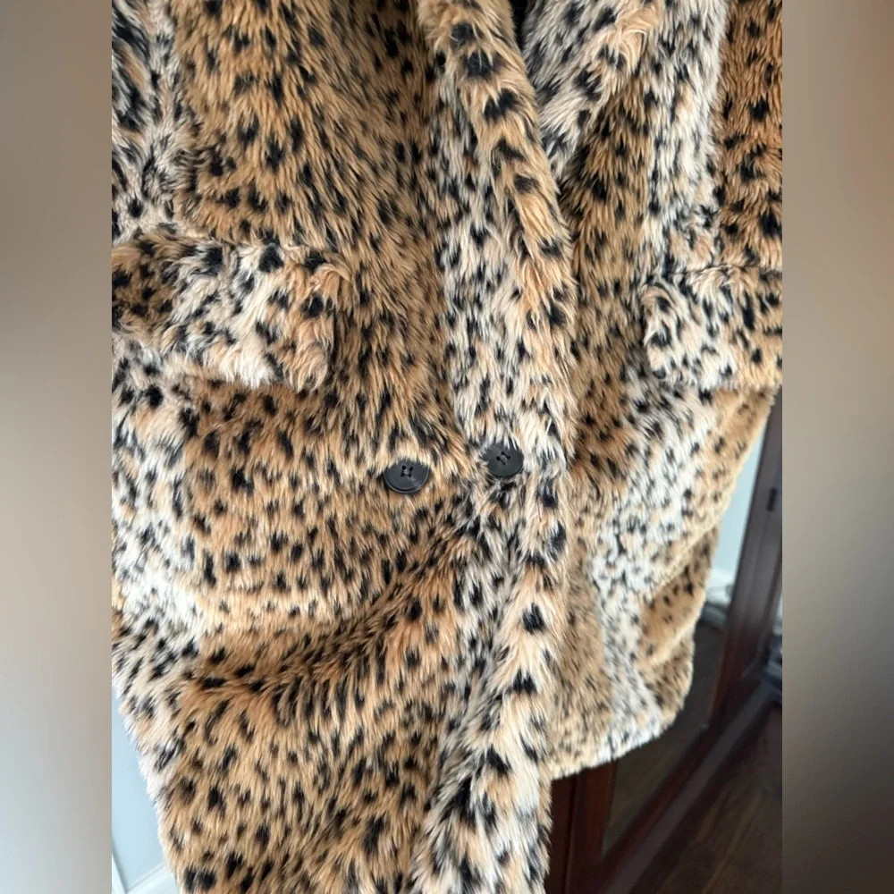 Brandy Melville Leopard Print Faux Fur Coat, One Size, Mid-Thigh Length - Picture 9 of 10